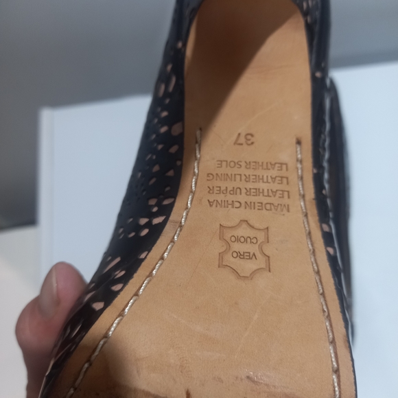 Mimco platform peeptoe heels with patent leather lace look. - Picture 7 of 7